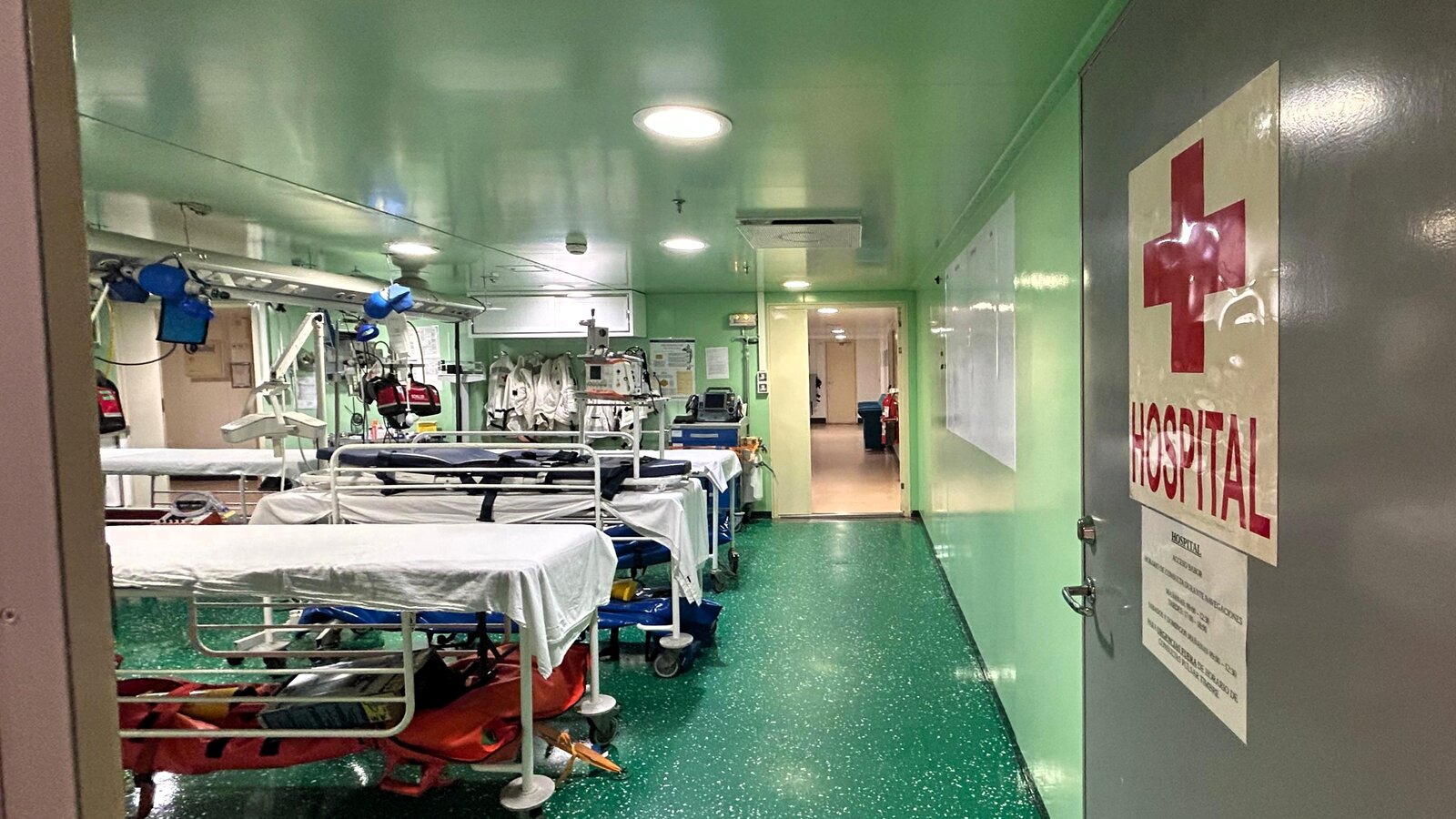 Hospital del buque anfibio portaeronaves "JUAN CARLOS I' / E. Arteaga
