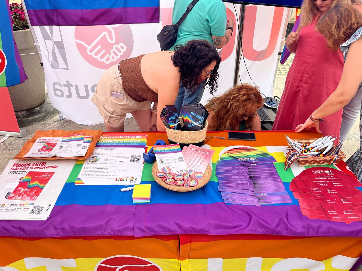 Stand Semana del Orgullo LGTBI+ de UGT / J.A. González