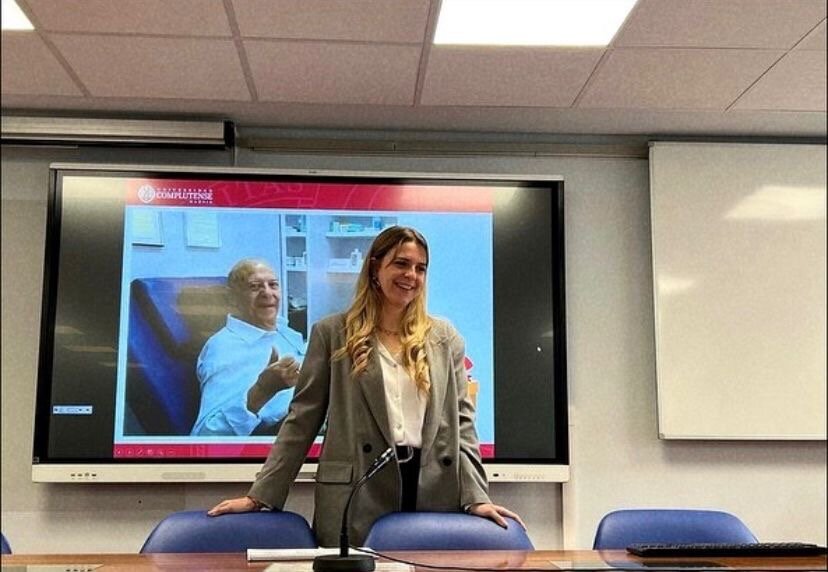 Presentación de su TFM donde creó la guía Podología para pacientes con diabetes en honor a su abuelo