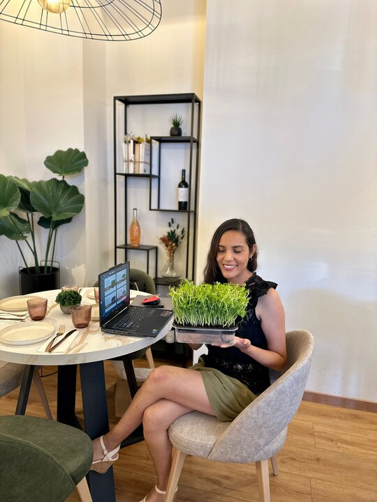 Mila Gallegos, de Thallo Microgreens