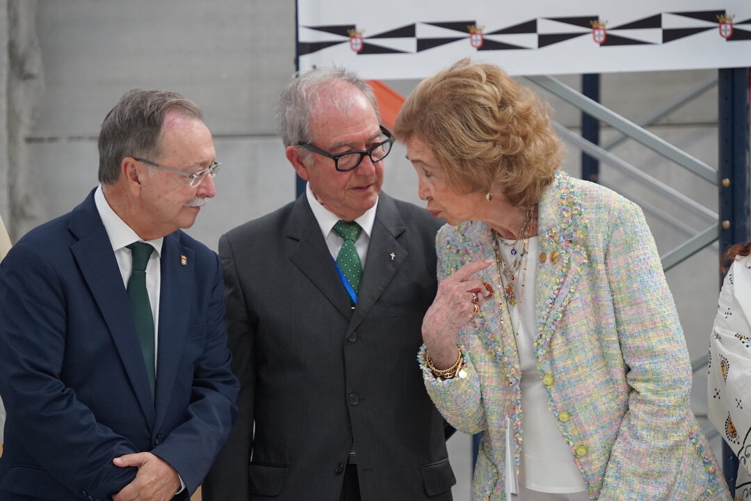 Visita Reina doña Sofía al Banco de Alimentos / Esther Zárate