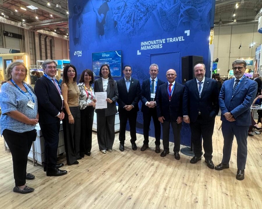 EL PUERTO Y TURISMO DE CEUTA BUSCAN AMPLIAR
SU PRESENCIA EN EL MERCADO DE CRUCEROS EN
LA SEATRADE EUROPE 2025