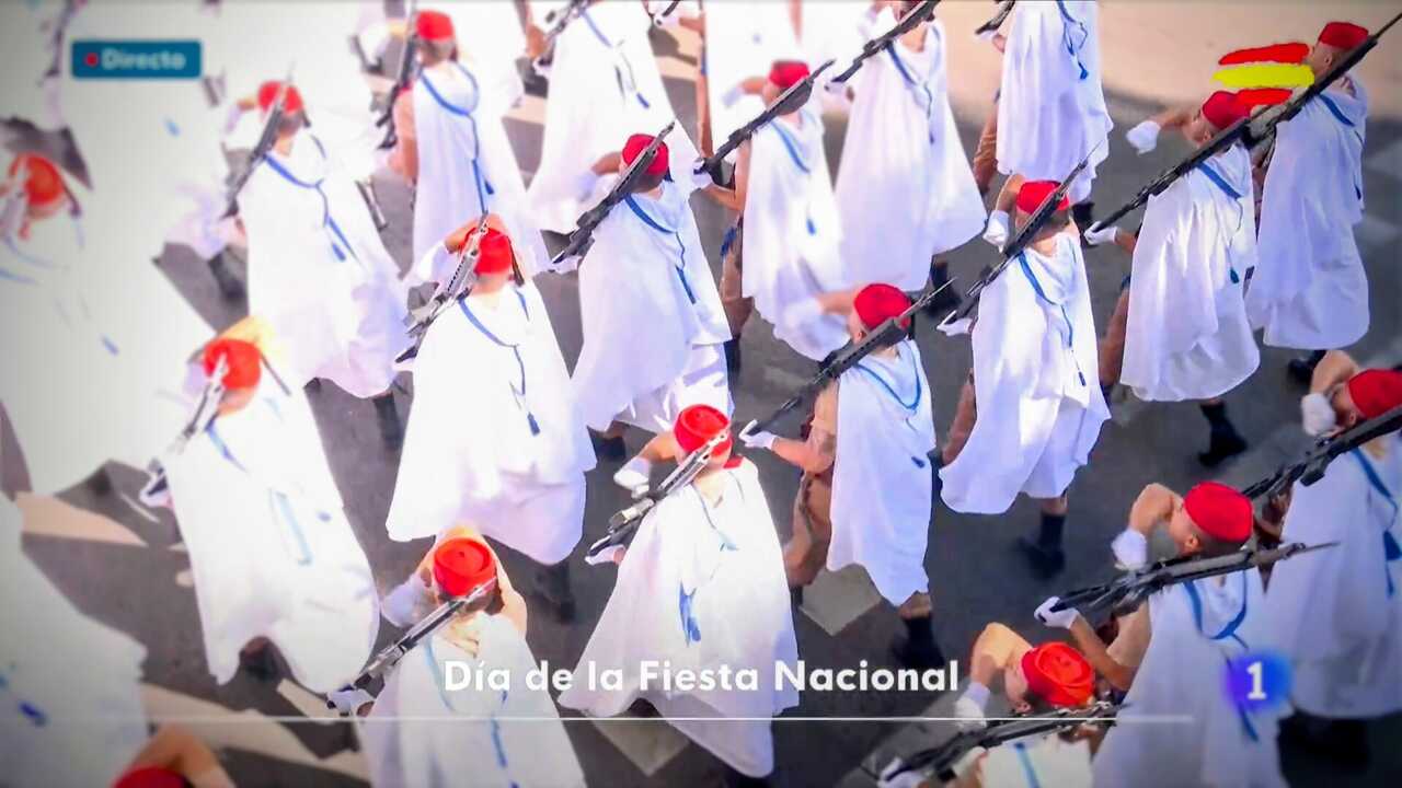 Los Regulares de Ceuta deslumbran con su paso y sus capas blancas en el Desfile del Día de la Fiesta Nacional  / RTVE