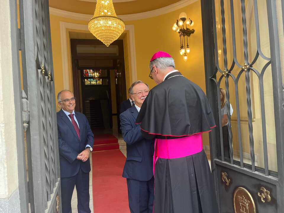 visita de Aznárez Cobo