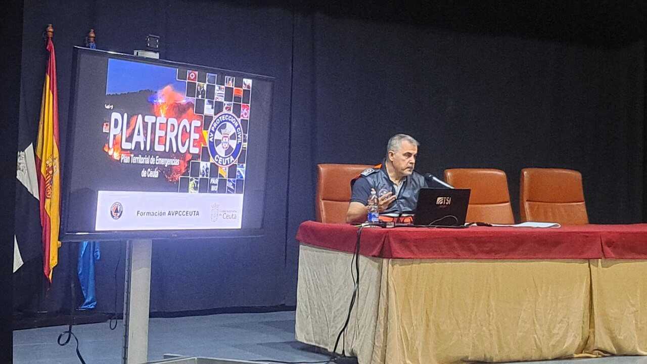 Curso intensivo de capacitación celebrado en la Asamblea 8