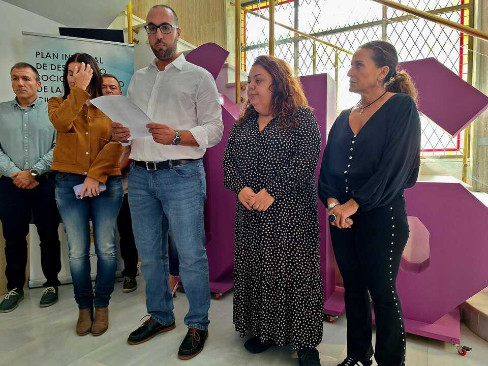 minuto de silencio de la delegacion del Gobierno