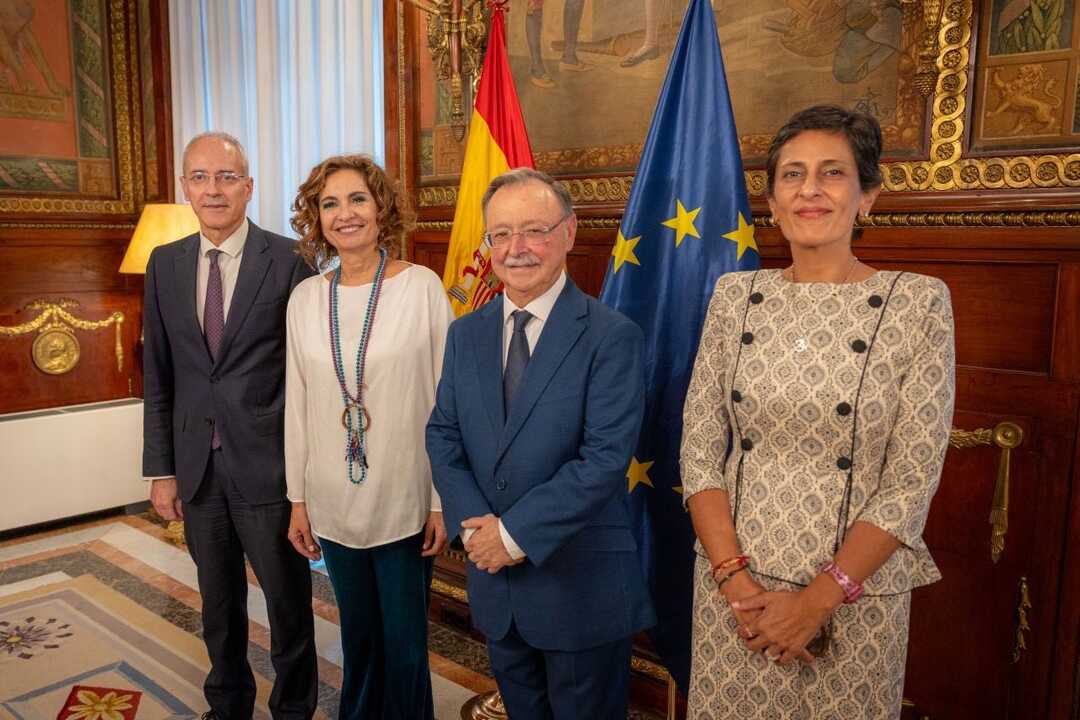 Juan Vivas y Maria Jesús Montero 2