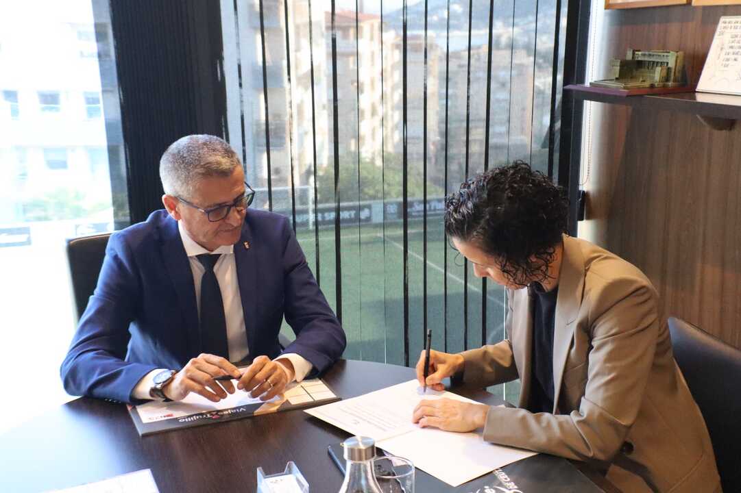 Convenio de colaboración entre la RFFCE y el centro penitenciario / Cedida