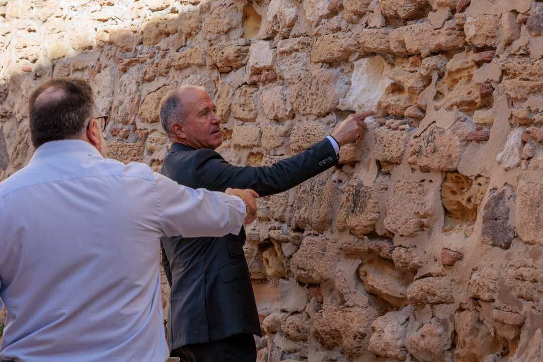 Fomento anuncia actuaciones urgentes para restaurar el entorno de la Casa de Ceuta en Melilla