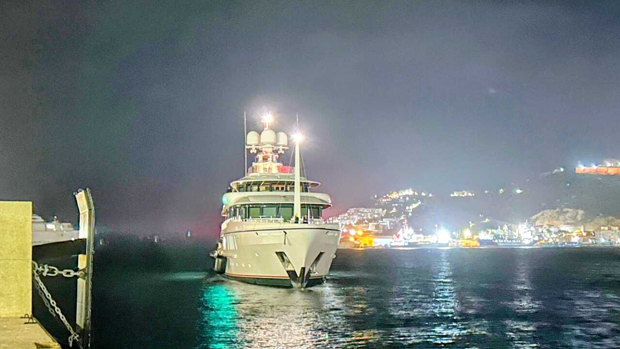 Yate Sixth Sense, en el Muelle España de Ceuta / Ceuta Actualidad