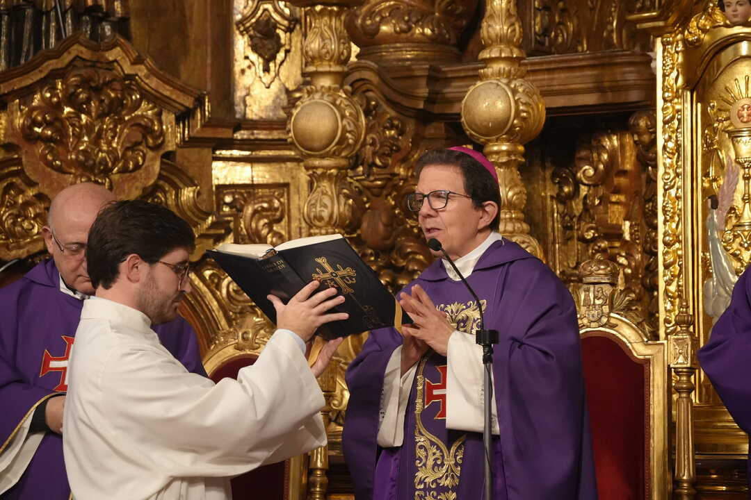 Ramón Valdivia en su primera misa en la Iglesia de África (10)