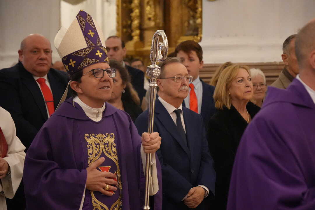 Ramón Valdivia en su primera misa en la Iglesia de África (15)