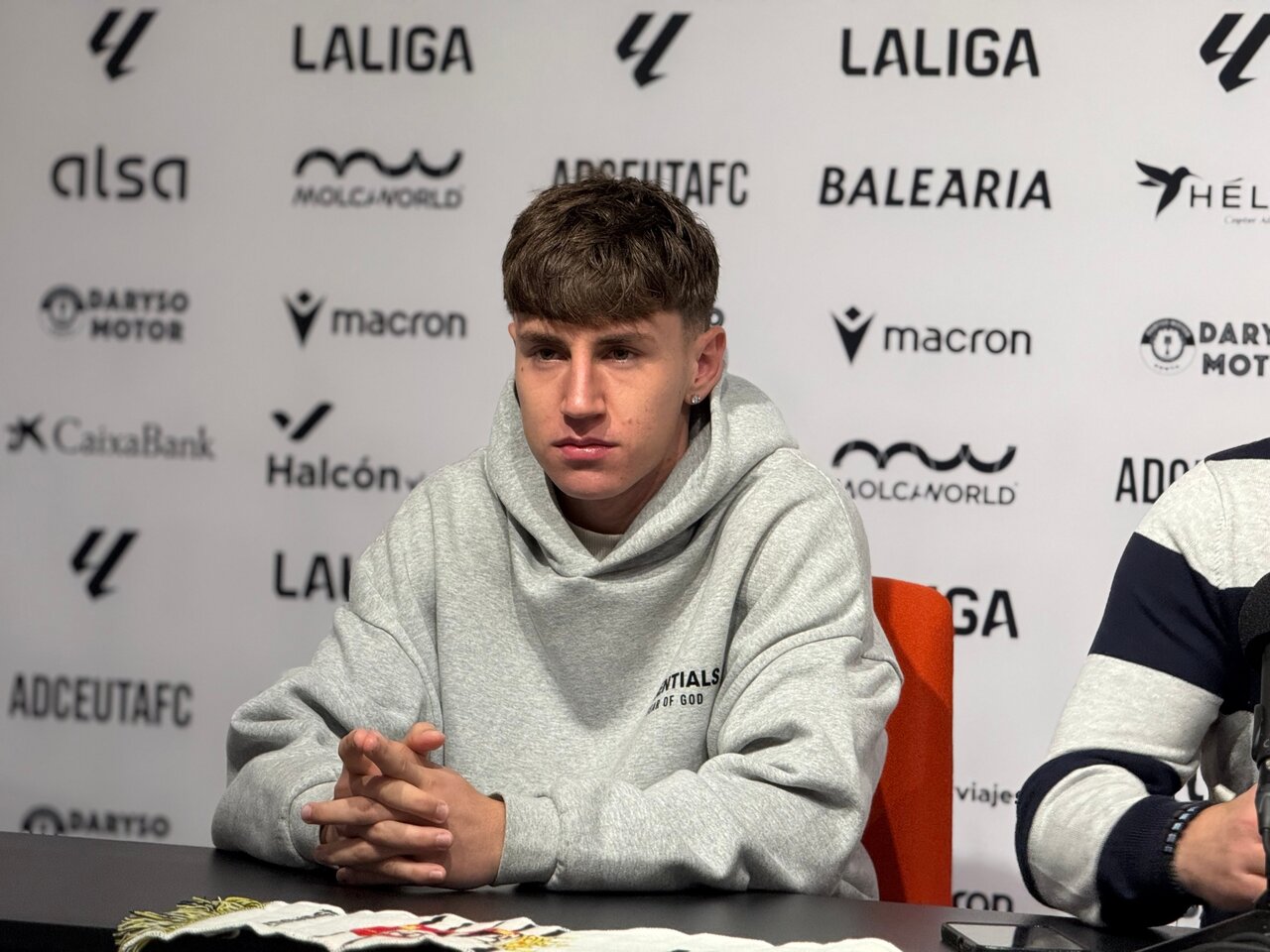 La AD Ceuta FC presenta a Marc Domènech y José Campaña / M.Zapico