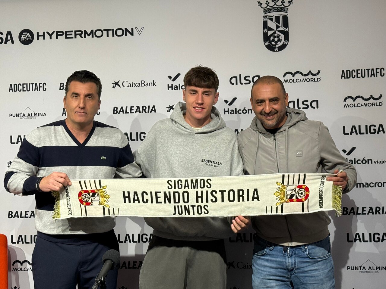 La AD Ceuta FC presenta a Marc Domènech y José Campaña / M.Zapico