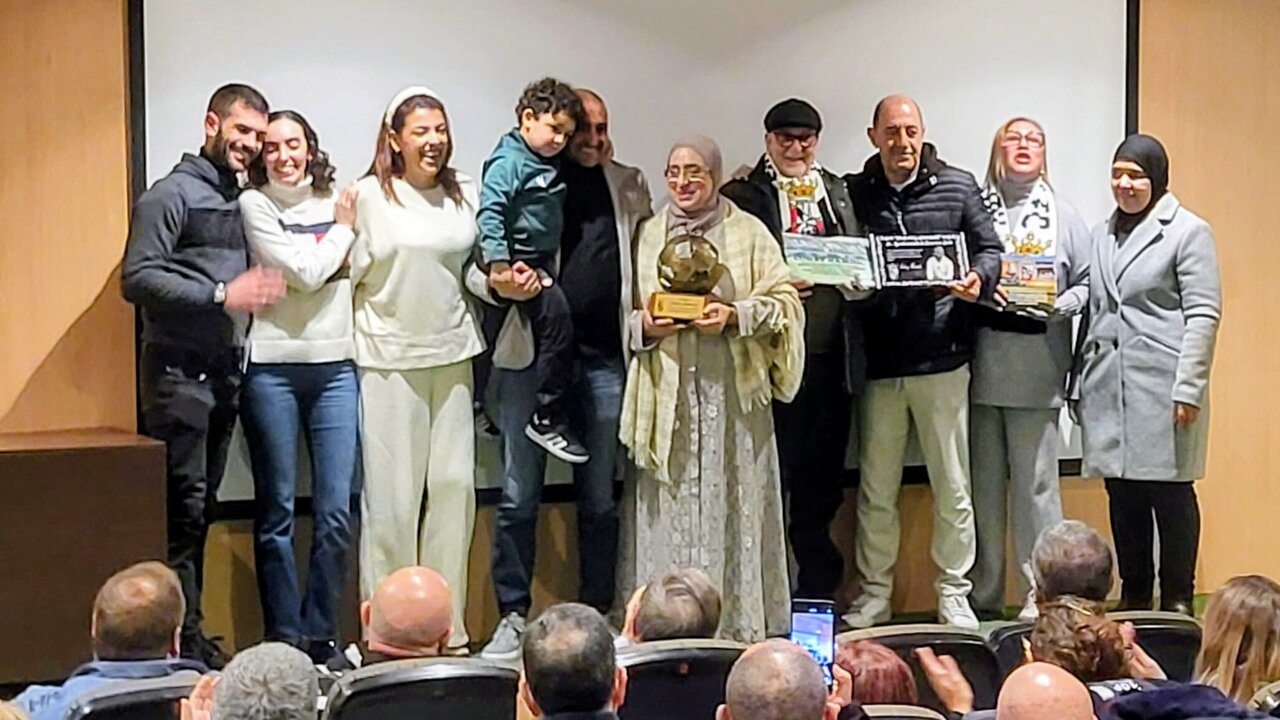 Homenaje de la afición del Ceuta a Luhay Hamido en la Real Federación de Fútbol