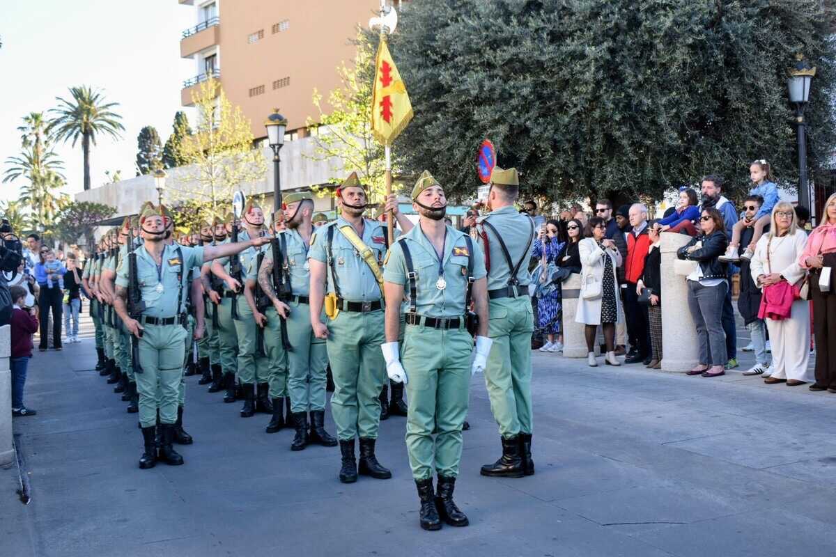 La Legión acompaña el Encuentro entre Nuestro Padre Jesús Nazareno y la Sacratísima Virgen de la Esperanza en la Semana Santa 2026 (30)