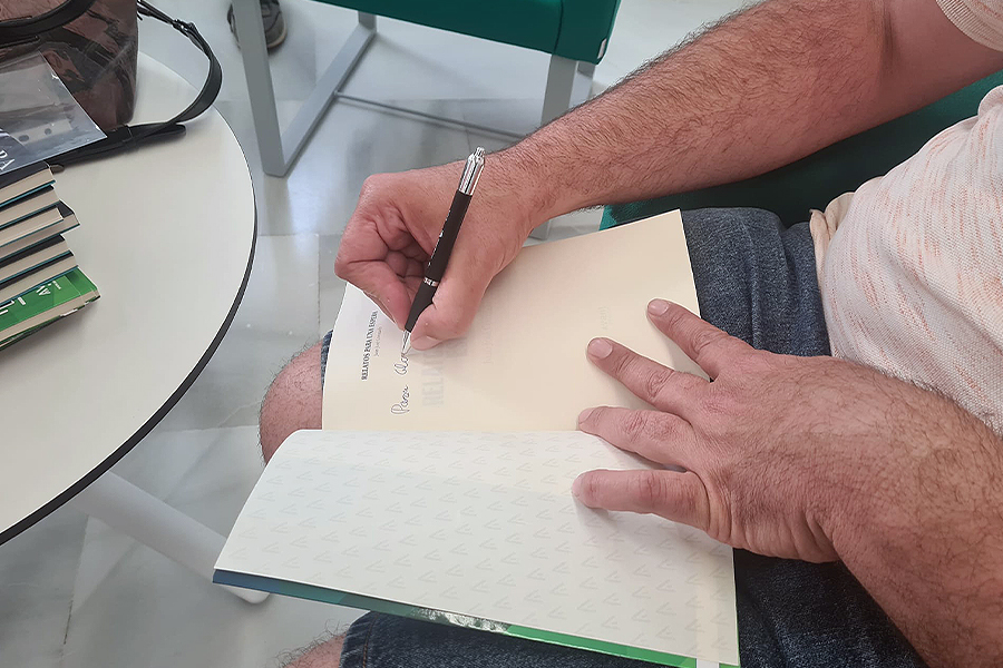 Presentación de Relatos para una espera, de Juanjo Coronado / Rafa Báez